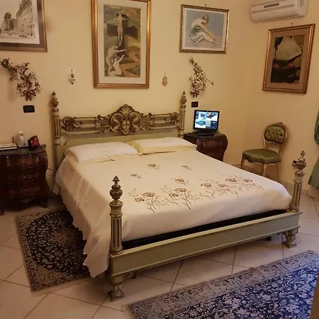 Malibu Bed & Breakfast 2*